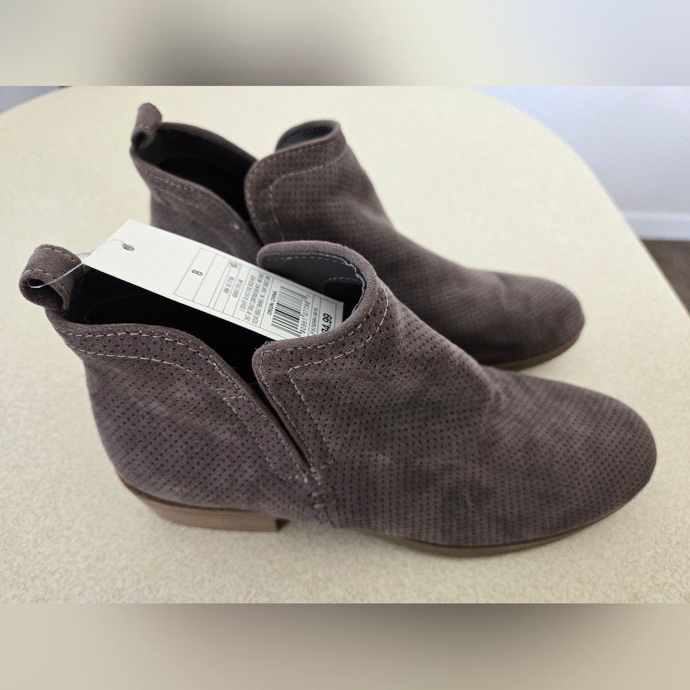 Universal Thread Perforated Ankle Booties - Taupe - Picture 4 of 5